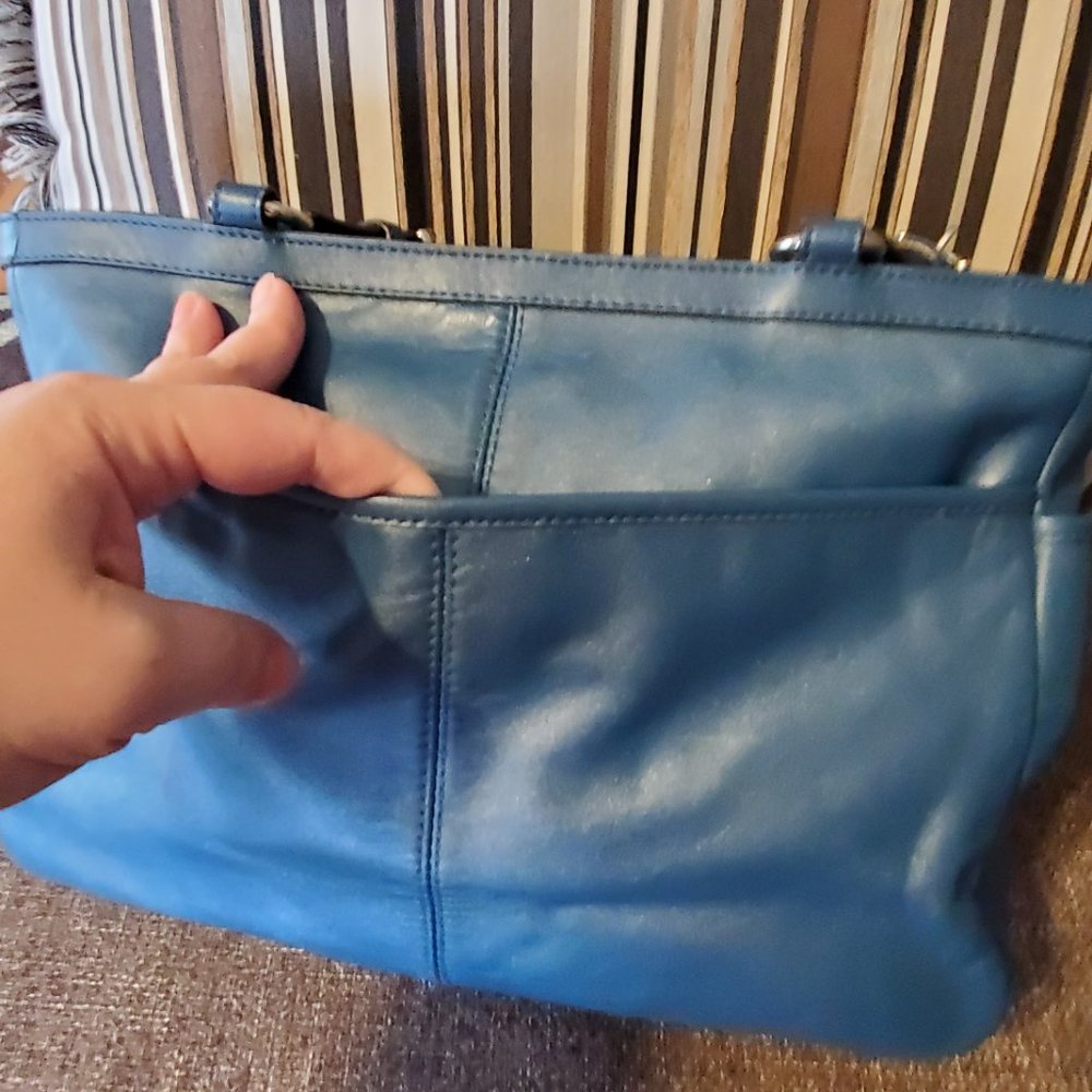 EUC Coach East West Leather Tote - Picture 6 of 10